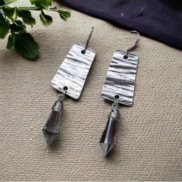 Dangle Crystal Earrings Silver Hammered Boho - Picture 6 of 9